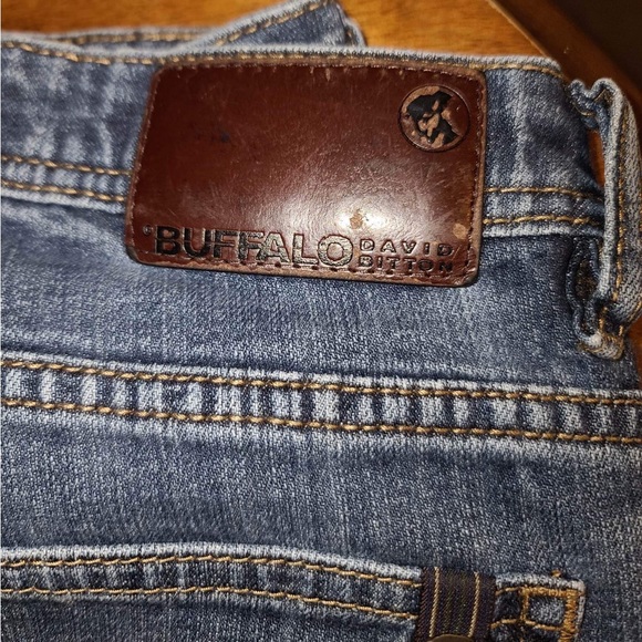 Men’s Buffalo Jeans - Picture 2 of 3
